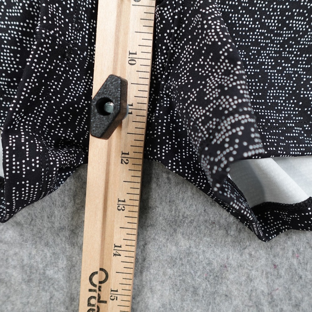 Lululemon Short Women 6 Black White Soundwave On The Fly 2.5" Athleisure Gym - Picture 4 of 10